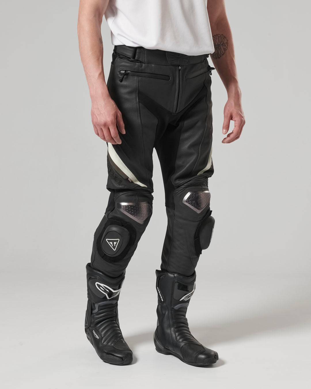 Triple Leather Jeans in Black - SS23