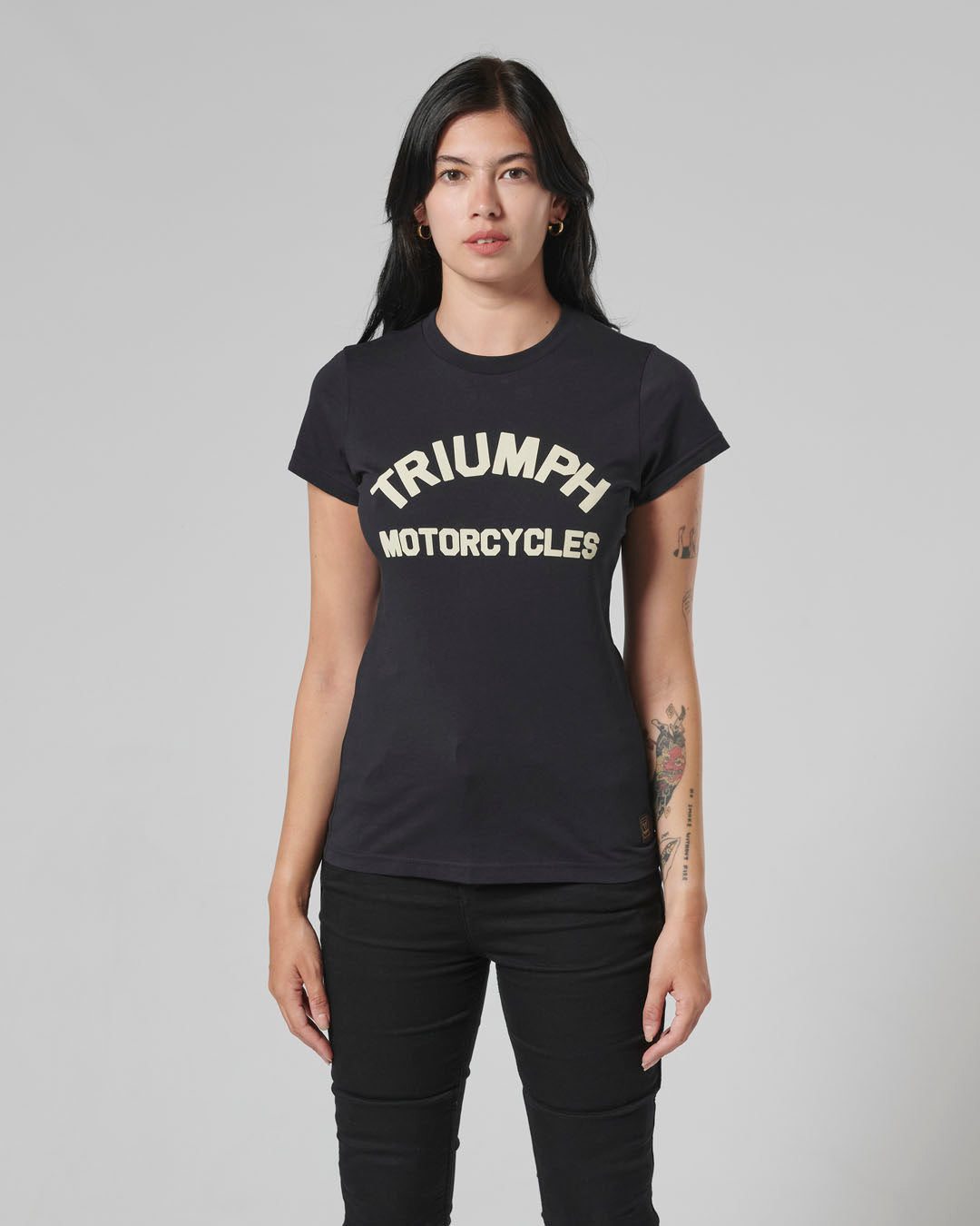 Luss Womens Arch Logo Tee in Black