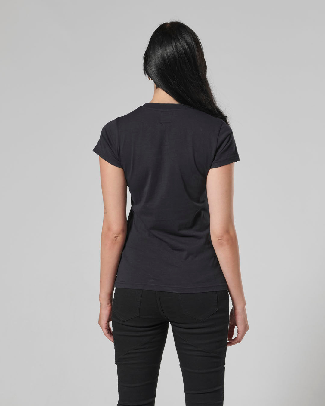 Luss Womens Arch Logo Tee in Black