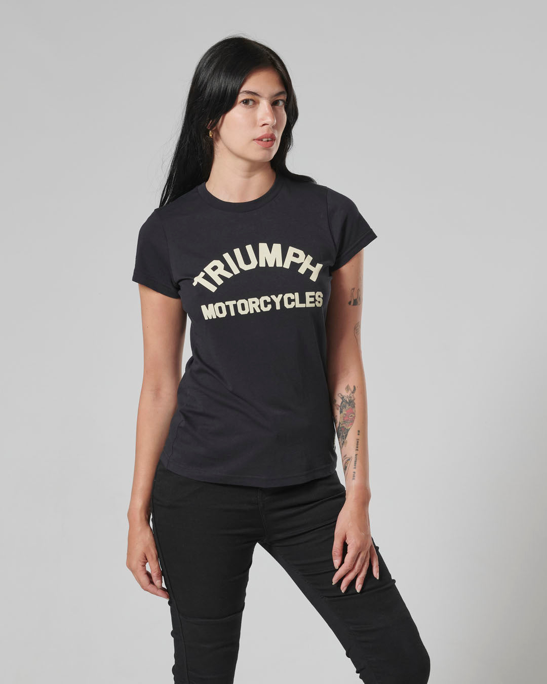 Luss Womens Arch Logo Tee in Black