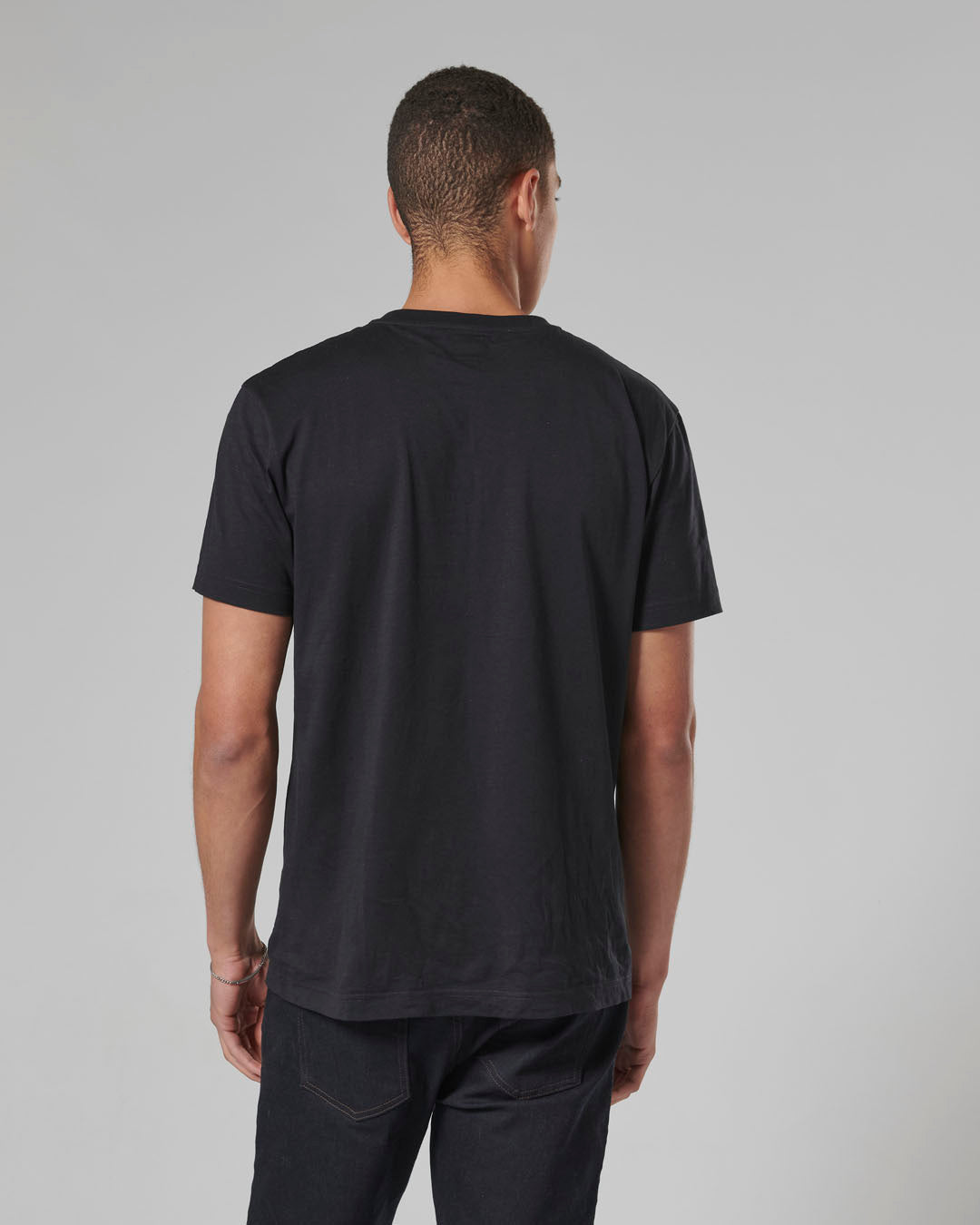 Earling Tee in Black