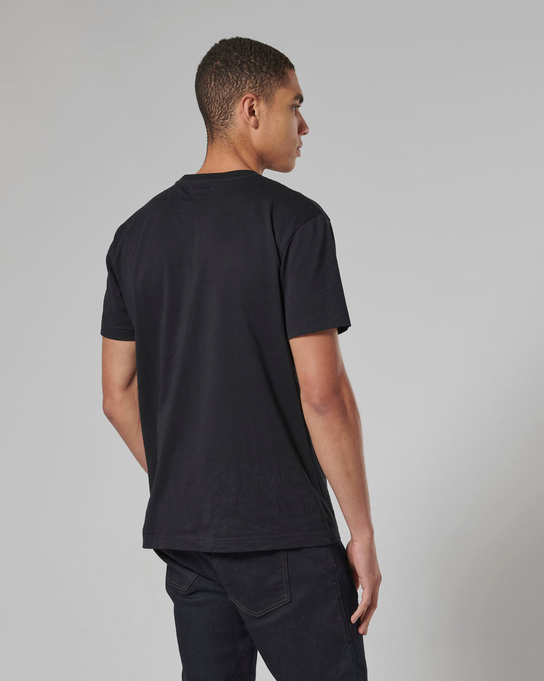 Earling Tee in Black