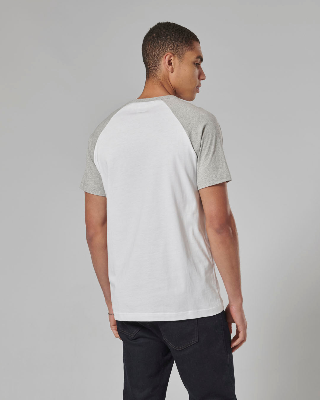 MTSS24112 - SALTERN WHITE/GREY TEE-L - Genuine Triumph Motorcycle Product