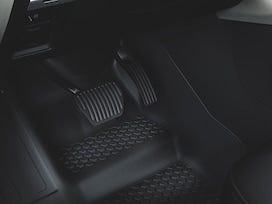 Land Rover Defender - Deep-Sided Rubber Mats - RHD, 110, 5+2 seat