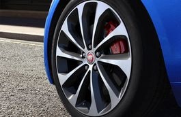 Jaguar XE 19" Style 1050, Diamond Turned with Gloss Dark Grey contrast, rear