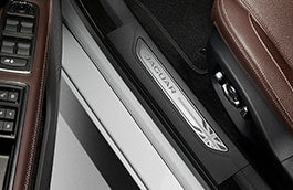 Jaguar XF Sill Treadplates - Union Jack, Ebony, Pre 21MY