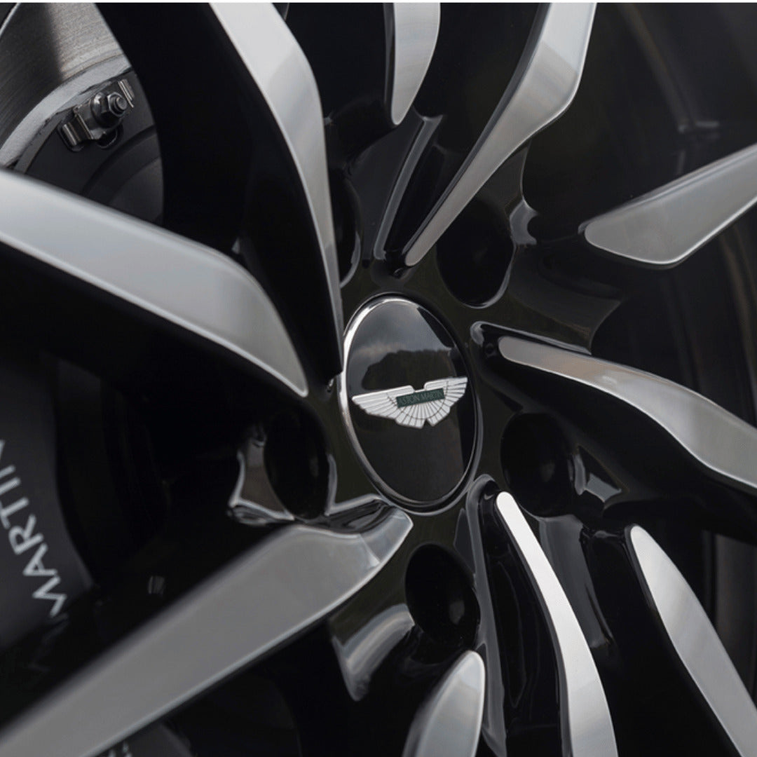 V8 Vantage Winter Wheel and Tyre Kit